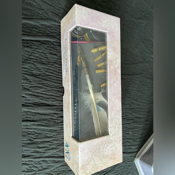 Feather pin set - Picture 4 of 4